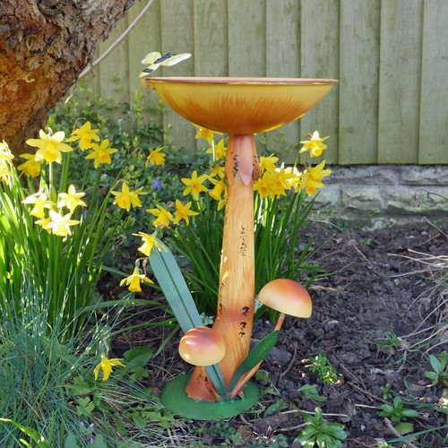 Large mushroom sculpture bird - large,