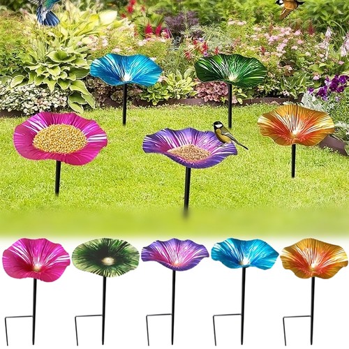 Metal bird bath with - with, stake